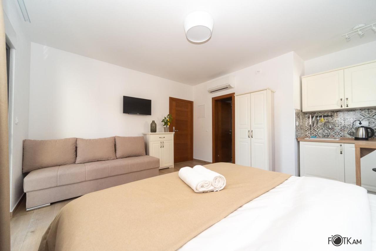 Libar Studio Apartments Baška Voda Buitenkant foto