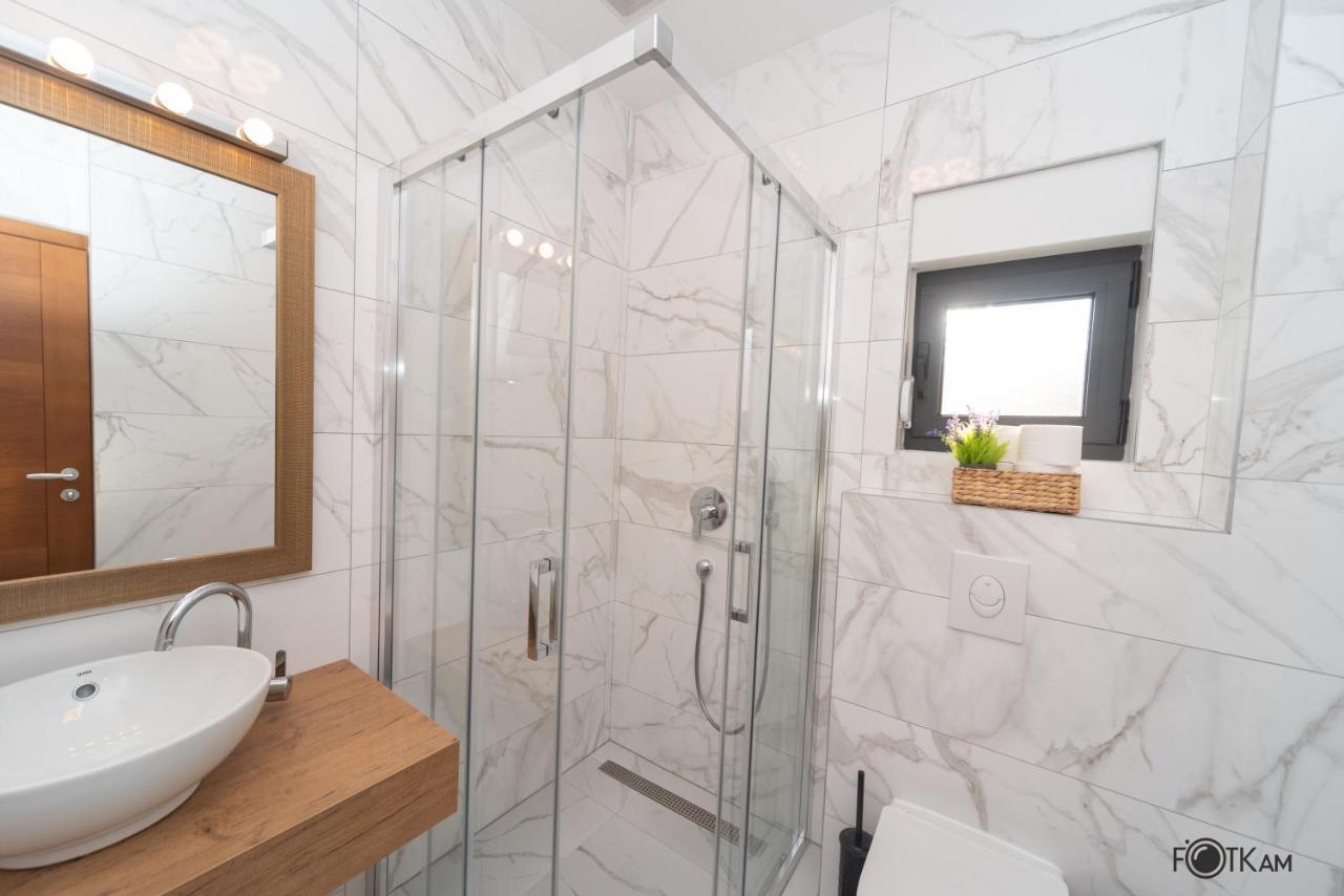 Libar Studio Apartments Baška Voda Buitenkant foto