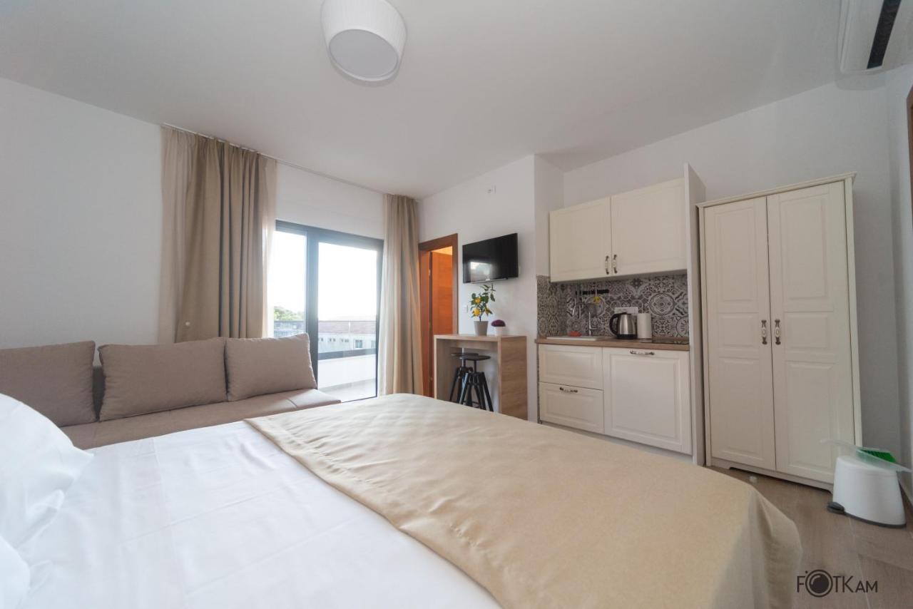 Libar Studio Apartments Baška Voda Buitenkant foto